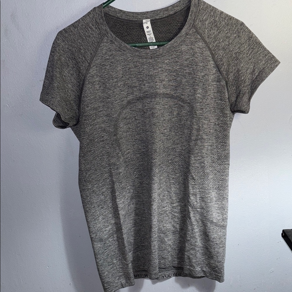 lululemon athletica Gray Short Sleeve Tee